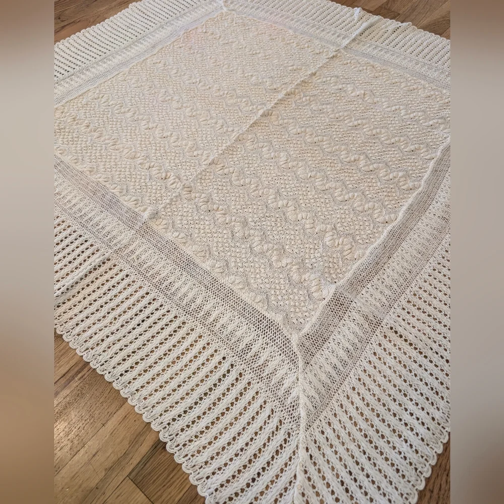 Vintage Carson Pirie Scott Cream Embroidered Baby Blanket 37x40 Belgium Acrylic